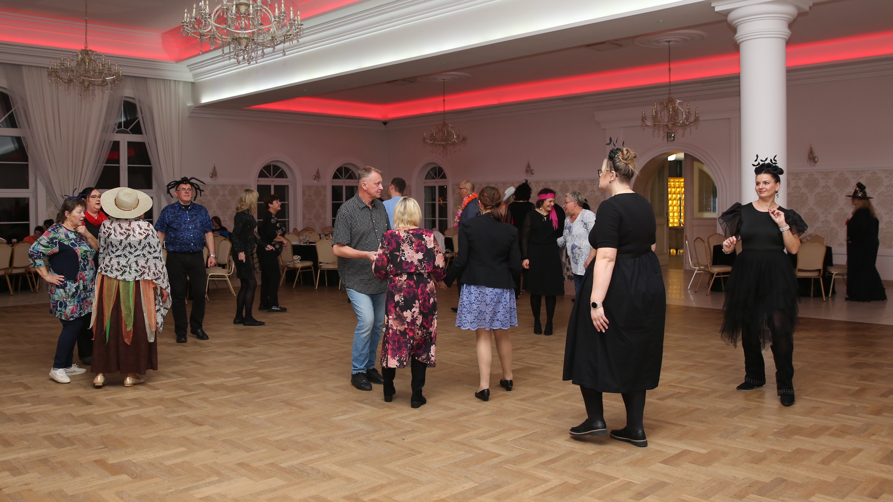 Miniatura zdjęcia: Tańce